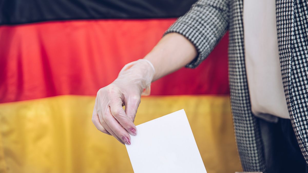 CDU kancléřky Merkelové v zemských volbách podle odhadů neuspěla